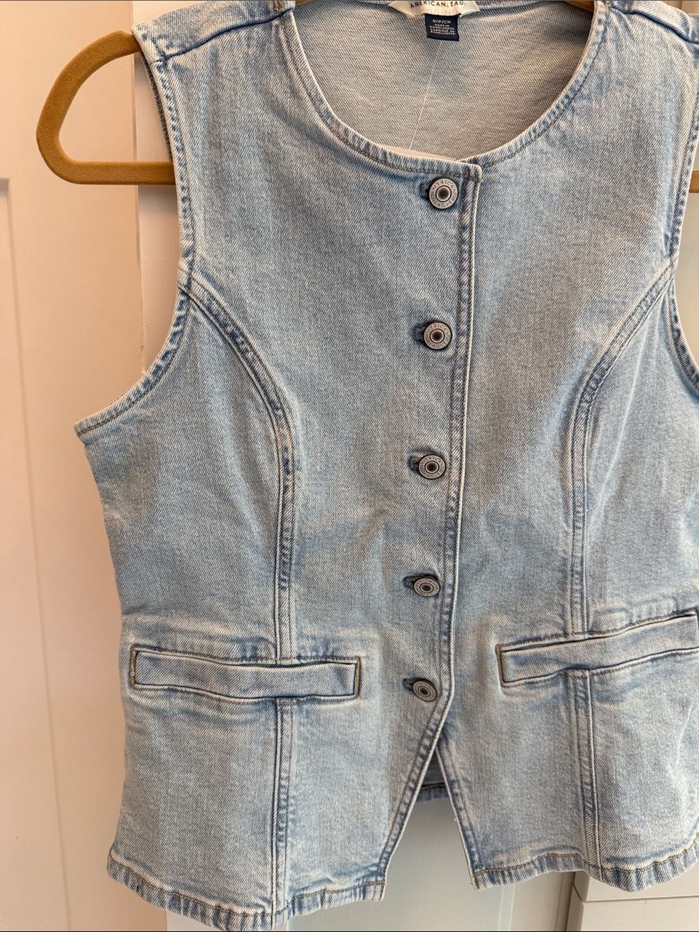 American Eagle Outfitters Light Blue Denim Vest - Picture 4 of 5